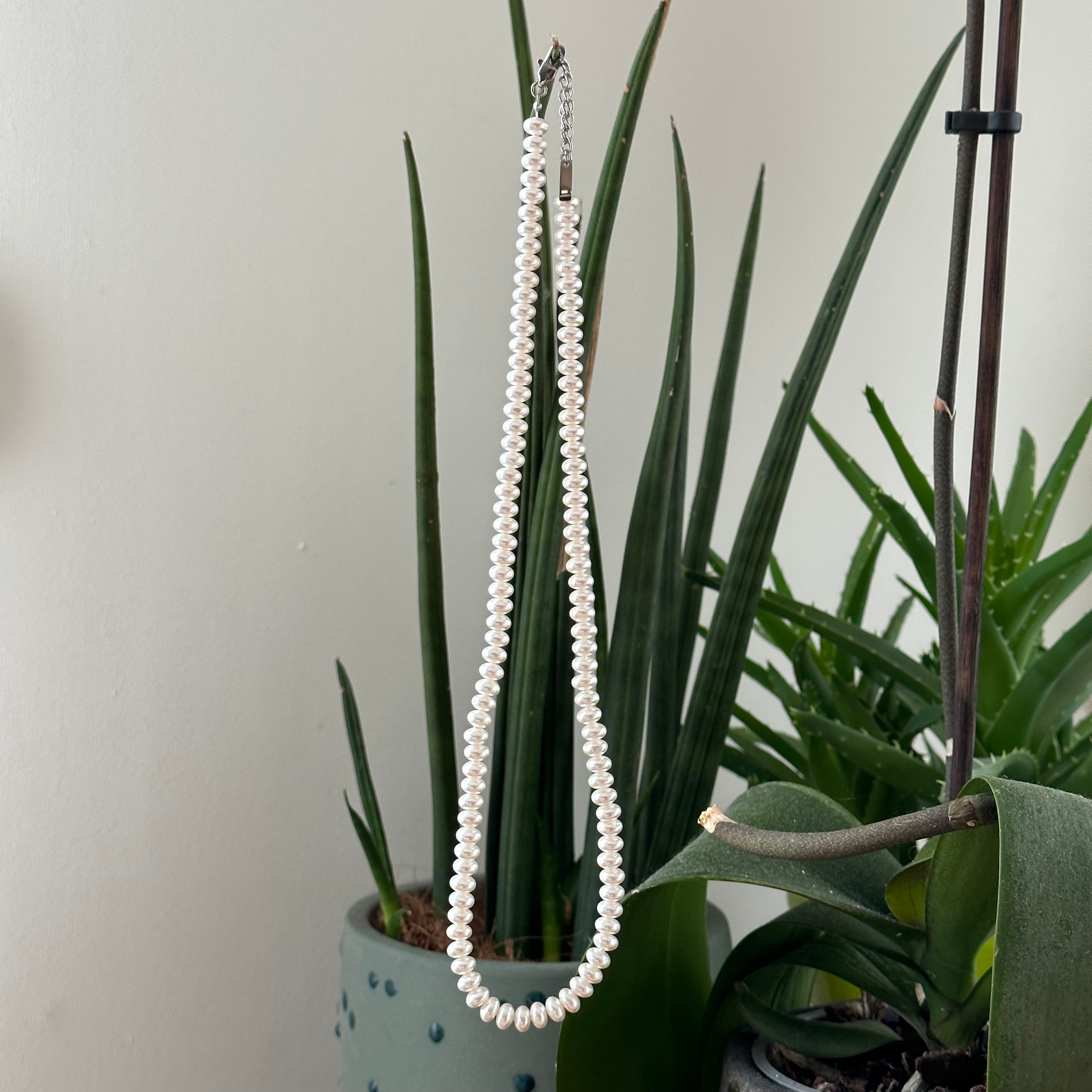 "PERLA" MINI PEARL NECKLACE